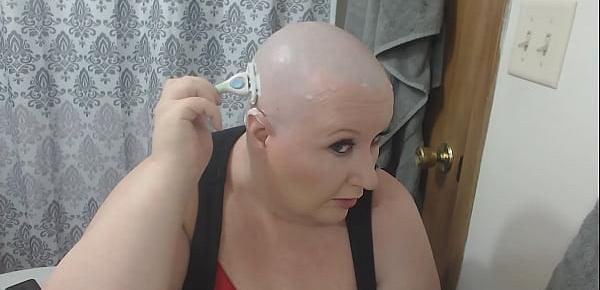  Sexy Mature  Submissive Camgirl TheSweetSav Shaving Her Head Smooth
